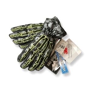 ⭐️ 5 for $25 Waterproof Ski Gloves 3 M Thinsulate Bones Camo Kids 4-7